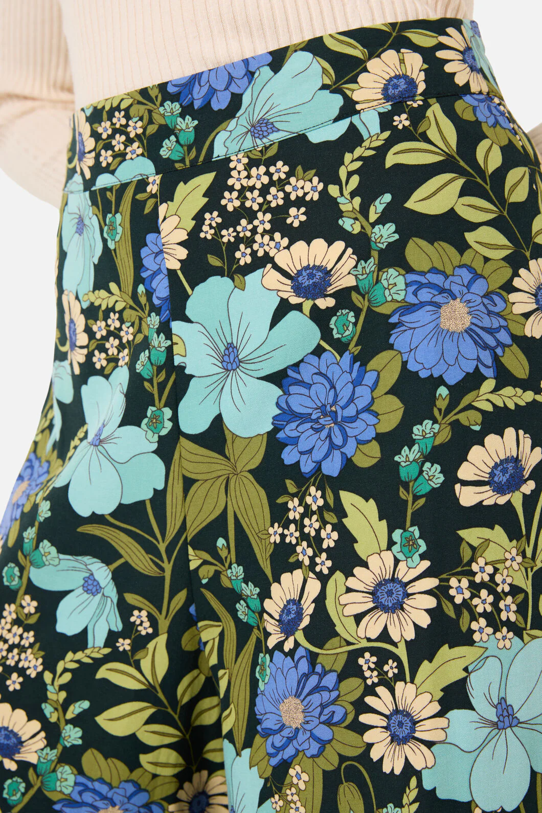 Gloria 70'S Floral Pant - Image 5