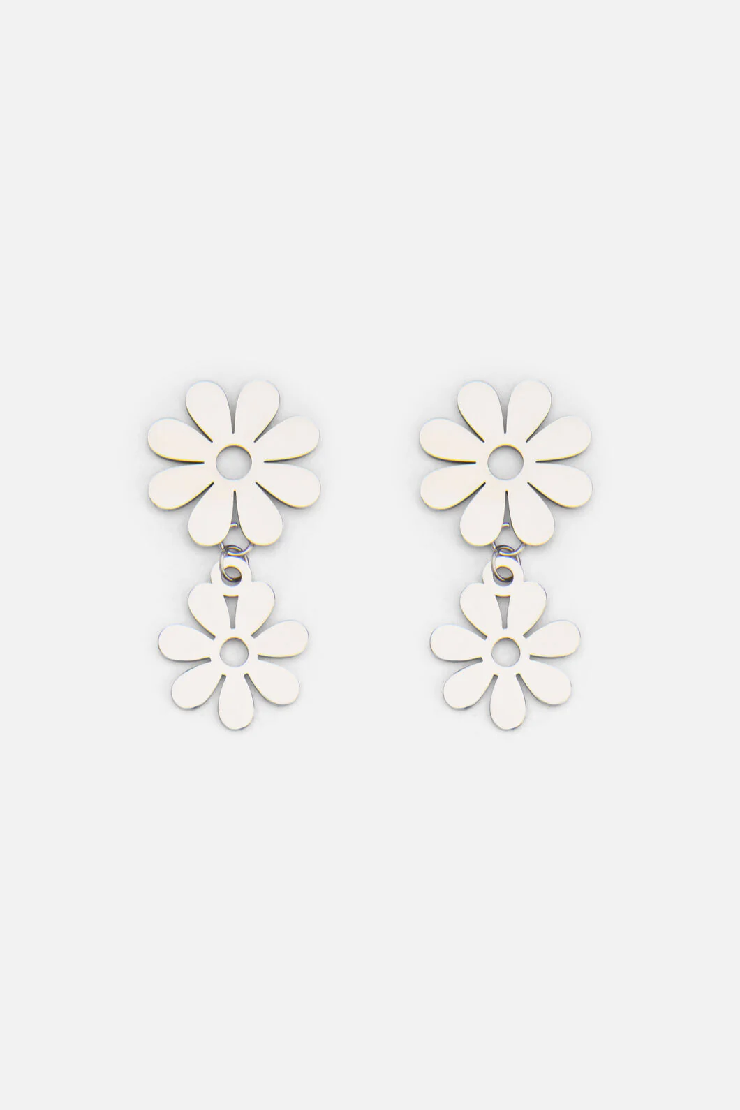 Sixties Daisy Earrings - Image 2